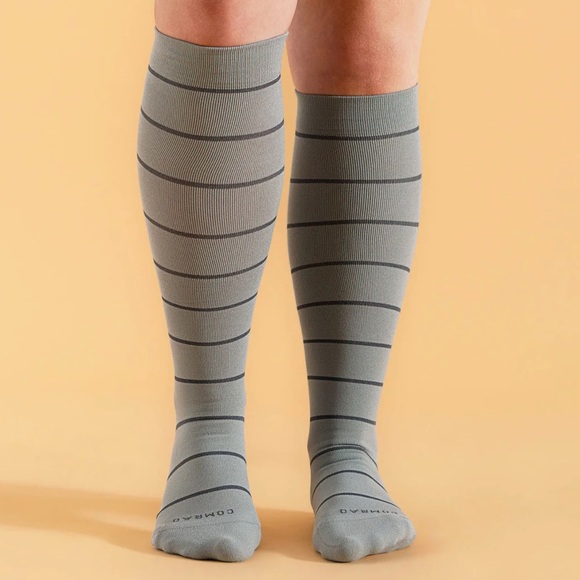 COMRAD KNEE HIGH COMPRESSION SOCKS STRIPES - M - Picture 1 of 5